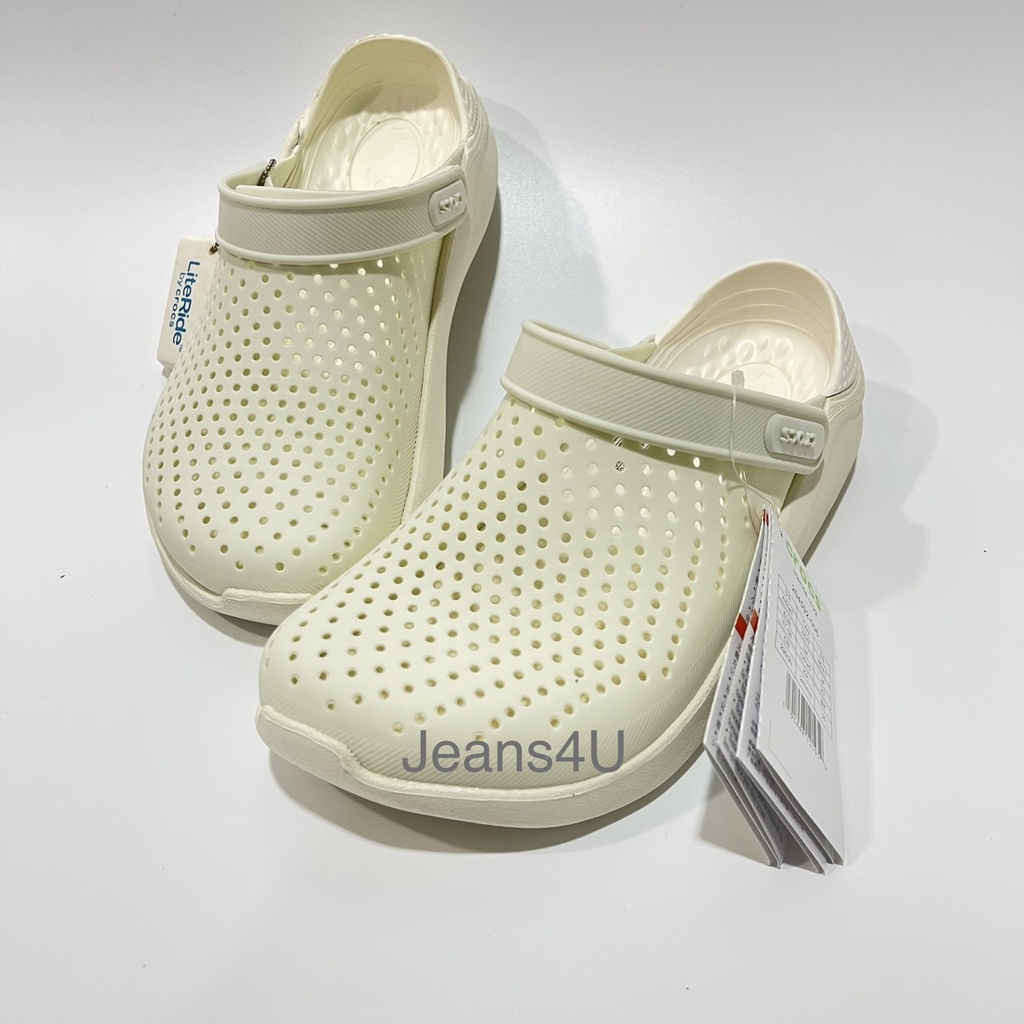 รองเท้าแตะ Crocs สีขาว นิ่ม ใส่สบาย ไม่ลื่น สินค้าพร้อมทุกไซร้ 36–45