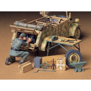 [ชุดโมเดลสเกลประกอบเอง] TAMIYA 35220 1/35 GERMAN KUEBELWAGEN ENGINE MAINTENANCE SET โมเดลทามิย่าแท้ model