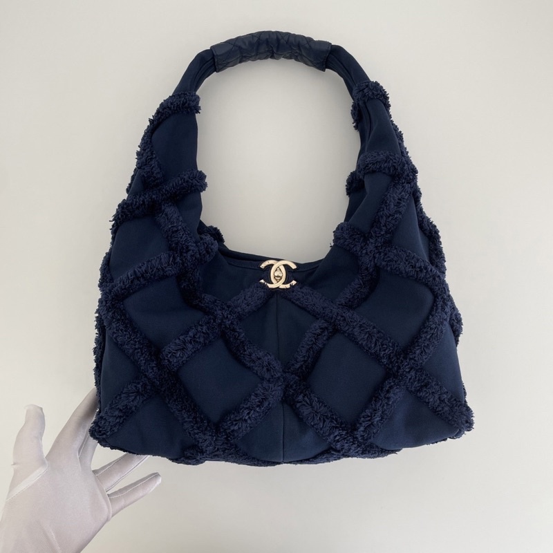 Chanel    Hobo  navy