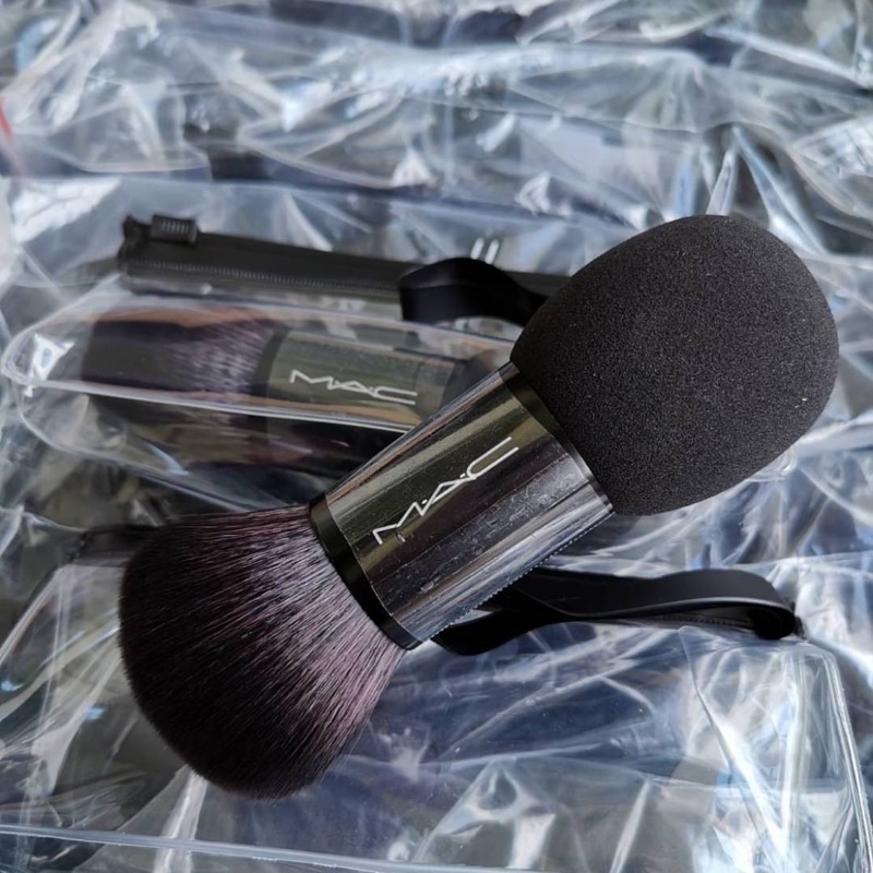 แปรง MAC Duo Face Brush