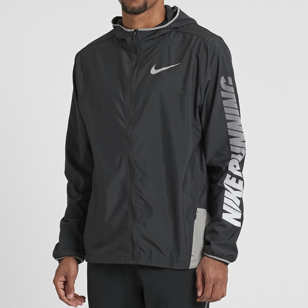 NIKE ESSENTIAL RUNNING CITY CORE JACKET - สีดํา