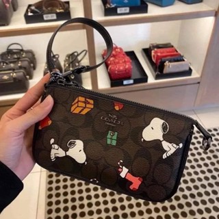 ✴️ แท้ 💯% โค้ช X Peanuts Nolita 19 With Snoopy Presents Print CE707 CE858