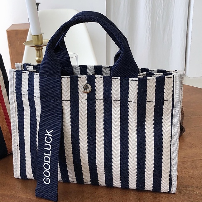 Waris Bag กระเป๋าใส่Notebook14 นิ้วกระเป๋าผ้าผ้าตั้งเป็นทรงไม่ย้วย พร้อมสายสะพายยาว พร้อมส่งค่ะ ไม่มีดอกไม้แถมนะคะ