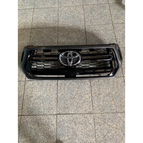 กระจังหน้าแท้ โตโยต้ารีโว่ล๊อคโค่2019 (front grille toyota revo rocco2019 original parts)