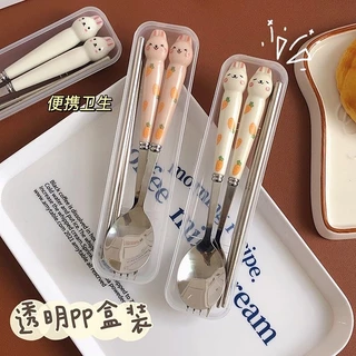 New ช้อนส้อม S10 ลายน้องกระต่ายน่ารักๆ เช็ท 3 ชิ้น พร้อมกล่อง ลายกระต่ายแครอท สินค้าพร้อมส่ง