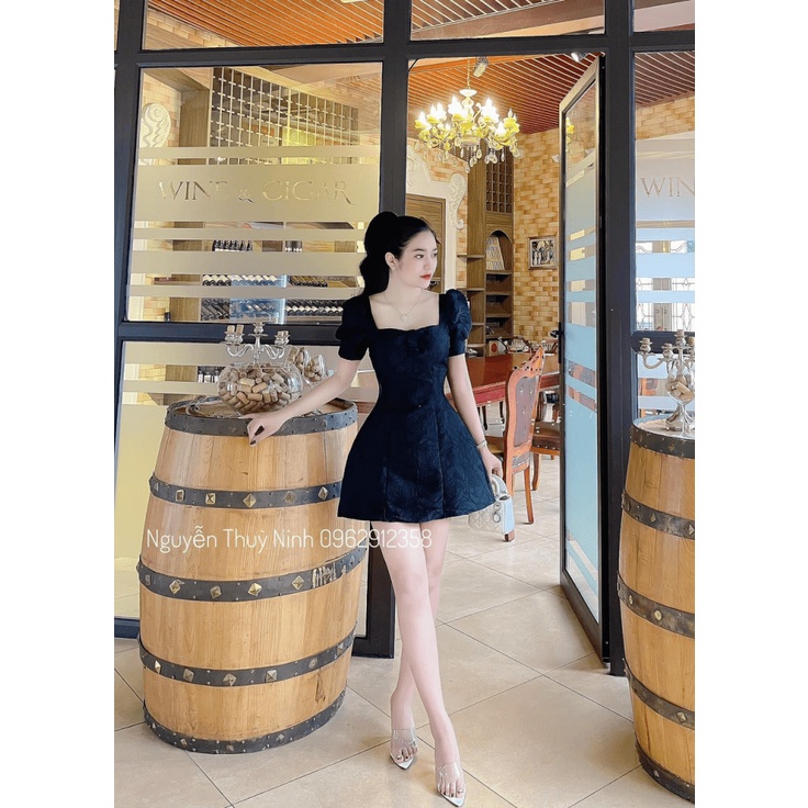 EXTREMELY POWERFUL - เดรสโบรเคดแขนพอง คอเหลี่ยม เอวกอด เดรสสั้นเหนือเข่า SUPER BEAUTIFUL ดึงดูดสําหร