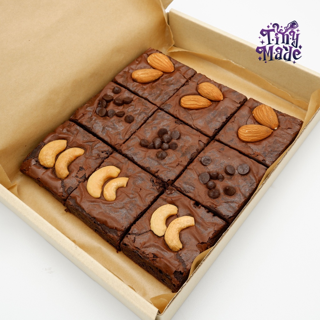 Tinymade บราวนี่พรีเมี่ยม ช็อกโกแลตแท้ เนยแท้ หน้ารวม สไตล์โฮมเมด