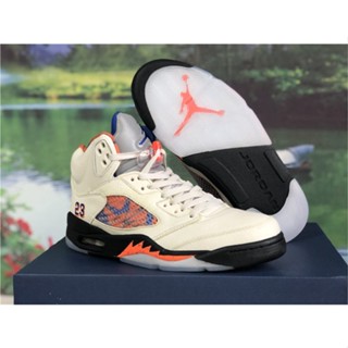 ۩Air Jordan 5 International Flight 2018 Sail/Orange Peel-Black-Hyper Royal TRKD โมเดลรถจอร์แดน 5 ของเล่นสําหรับเด็ก