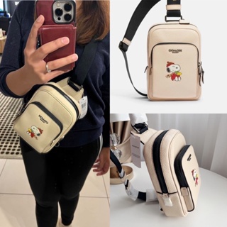 🎀 (สด-ผ่อน) คาดอก สีขาว CE602 Coach X Peanuts Track Pack 14 With Snoopy Motif