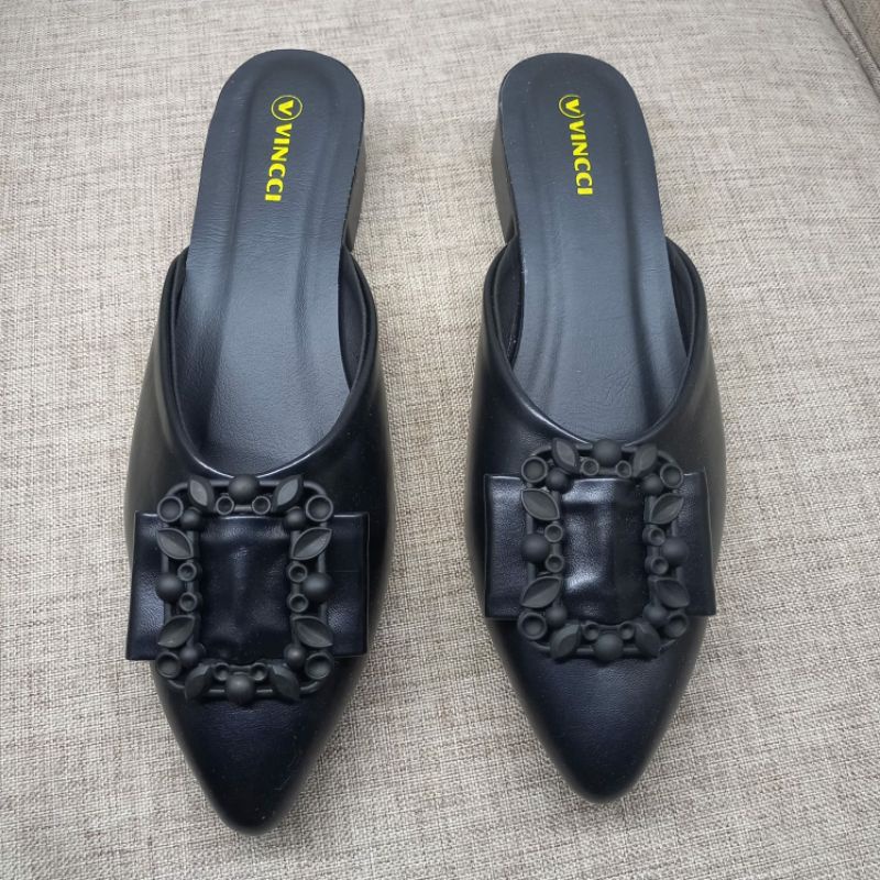 รองเท้ากรรมการพิเศษ Suri KF02