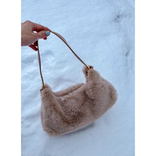 Snow fluffy bag กระเป๋าขนนุ่มม