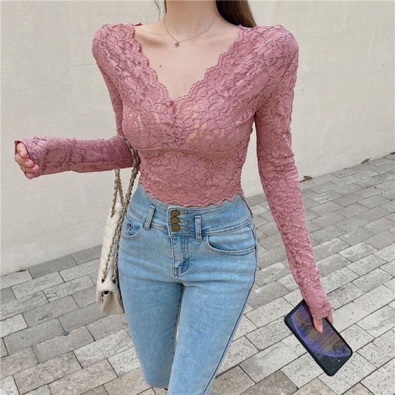 Ey_shop688#พร้อมส่ง 621#เสื้อลูกไม้ซีทรูคอวีแขนยาว#เสื้อแฟชั่นเข้ารูปฟองน้ำแต่งไหล่