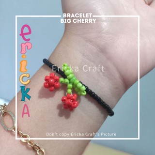 สร้อยข้อมือลูกปัดเชอร์รี่ ขนาดใหญ่ โดย ERICKA CRAFT