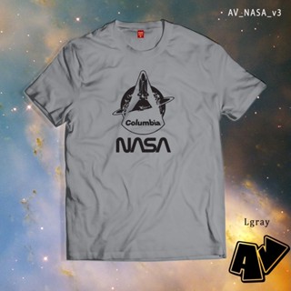 เสื้อสาวอวบ - เสื้อ AV Merch NASA เสื้อเชิ้ตบริหารการบินและอวกาศแห่งชาติ v3 สําหรับผู้หญิงและผู้ชาย_45