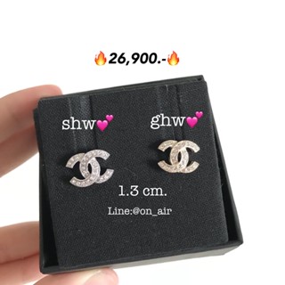 New chanel classic earrings 1.3 cm. หายาก สวยคลาสสิค ต้องมี