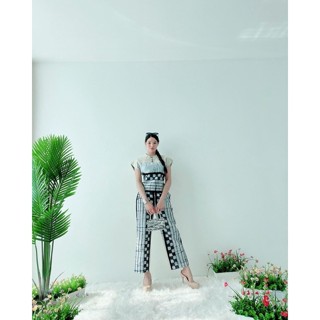 ชุดเซ็ทสีสวย🎀งานผ้ามอมแมม เรียบ หรู สวยงาม เสื้อคอกลม  มาพร้อมกับกางเกงผ้าใยกัญชงแต่งงานผ้ามอมแมม อัดกาวทั้งชุด