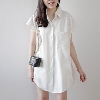 soft lulu top มือสอง เสื้อ oversize สไตล์เดรสเชิ้ต ใส่สบายสุดๆ ผ้านุ่มเรียบดีมากกกก กระดุมหน้าค่ะ