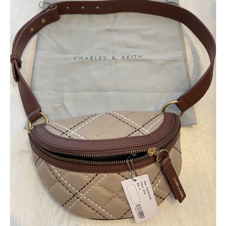 CHARLES & KEITH Women's Half-Moon Crossbody Bag ของแท้ค่ะ 💯