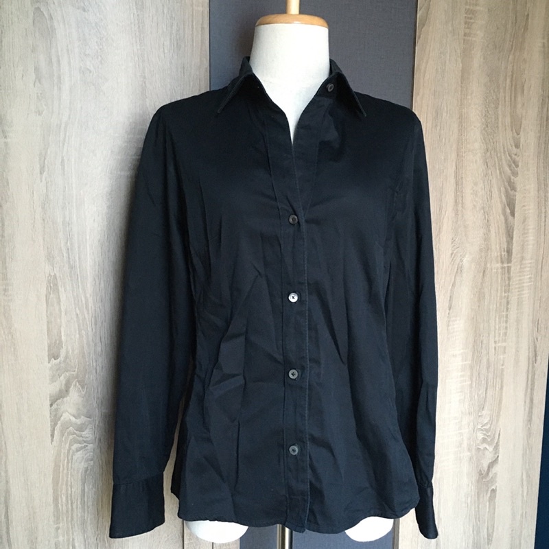 เสื้อเชิ้ตสีดำ shirt black