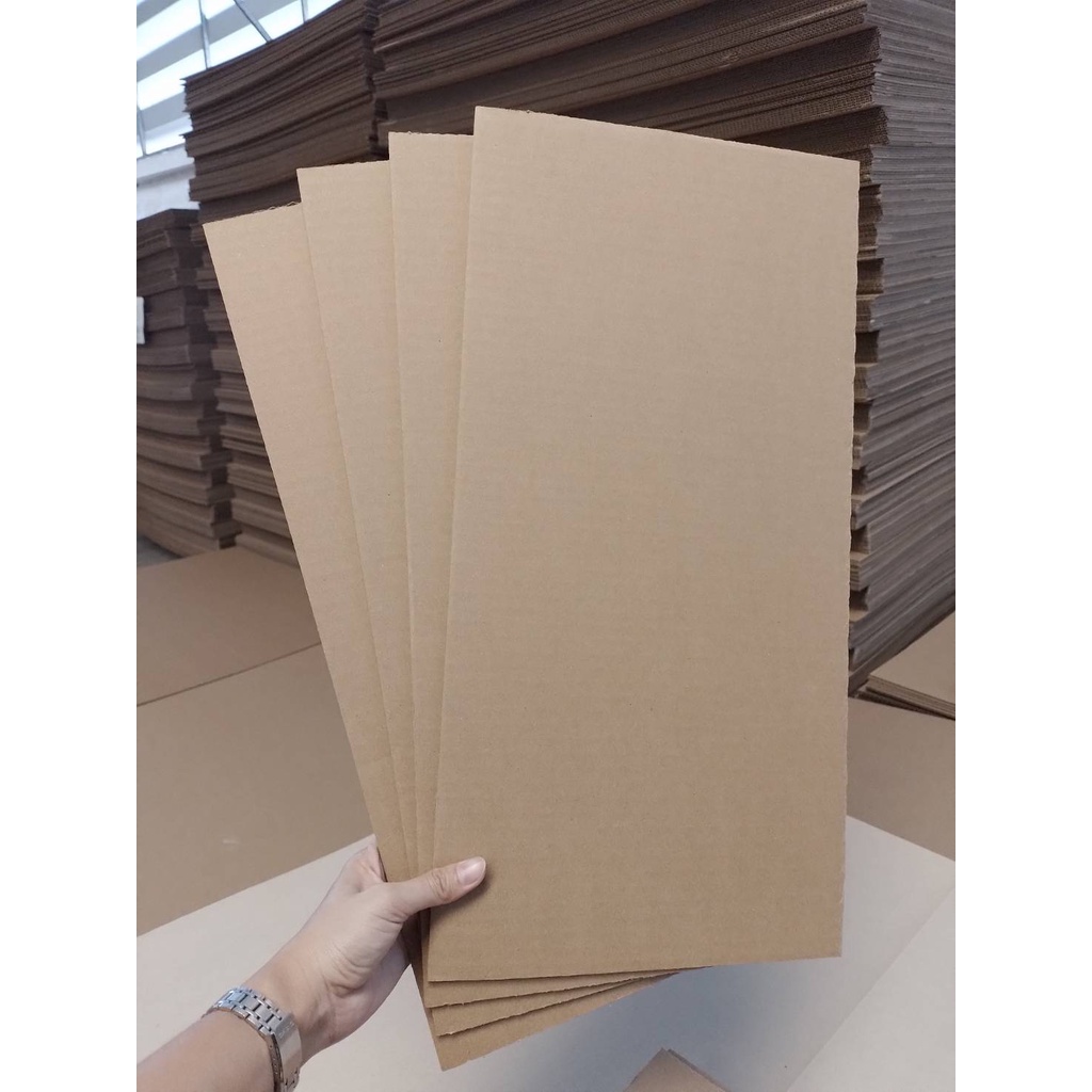 📌แผ่นรอง PAD  แผ่นกระดาษลูกฟูก กระดาษลัง ลอน C 3 ชั้น (แกรมเเข็งแรง) / 1 เเพ็ค จำนวน 25 แผ่น
