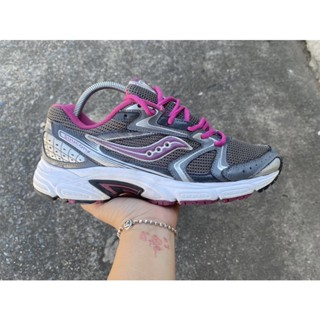 saucony มือสองของแท้100%ค่ะ