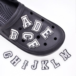  แผ่นยาง Abcd Jibbitz Alphabet สําหรับตกแต่งรองเท้าแตะ Crocs