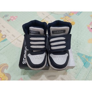 รองเท้า Adidas เด็ก 1-2 ขวบ รุ่น Adidas Hoops Mid infa82 ของแท้ (ของเด็กผู้ชาย ไซด์ 6.5 นิ้ว มือสอง สภาพใหม่)