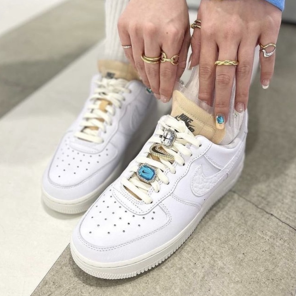 Preorder 2-3 weeks NIKE AIR FORCE 1’07 LX BLING JEWELRY ของแท้ 100%