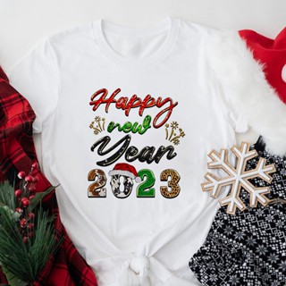 เสื้อยืดลําลอง พิมพ์ลาย Happy New Year 2023 สีพื้น สีขาว แฟชั่นสําหรับสตรี