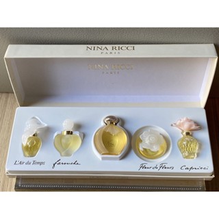 COFFRET NINA RICCI AVEC 5 MINIATURES EXTREMELY RARE.