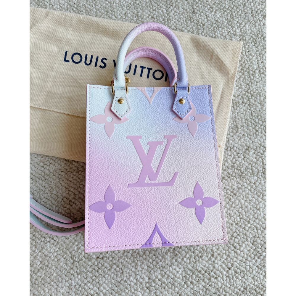 ระหว่างทาง Louis vuitton Louis Vuitton LV gradient powder mini sheet music bag Tote กระเป๋าสะพายแนวท