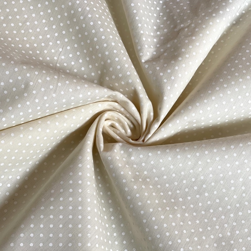 ผ้าเมตร คอตตอนทีซี   ลายจุดสีขาว น่ารักๆ สินค้าพร้อมส่ง