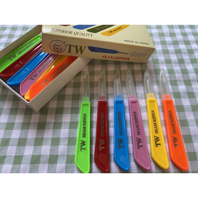 เข็มเลาะผ้า TW seam ripper กล่องละ 320 บาท