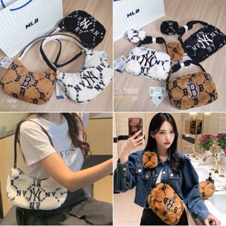 ของแท้ 💯% MLB Dia Monogram Fur Bag กระเป๋าขนเฟอร์ ขนนุ่มนิ่ม