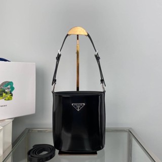 พร้อมส่ง New Prada Mini brushed-leather bucket bag(Ori)เทพ