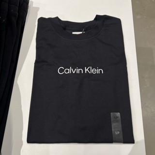 Calvinkleinn เสื้อยืดแขนยาว พิมพ์ลายโลโก้ สวมใส่สบาย สไตล์คลาสสิก สําหรับผู้ชาย และผู้หญิง