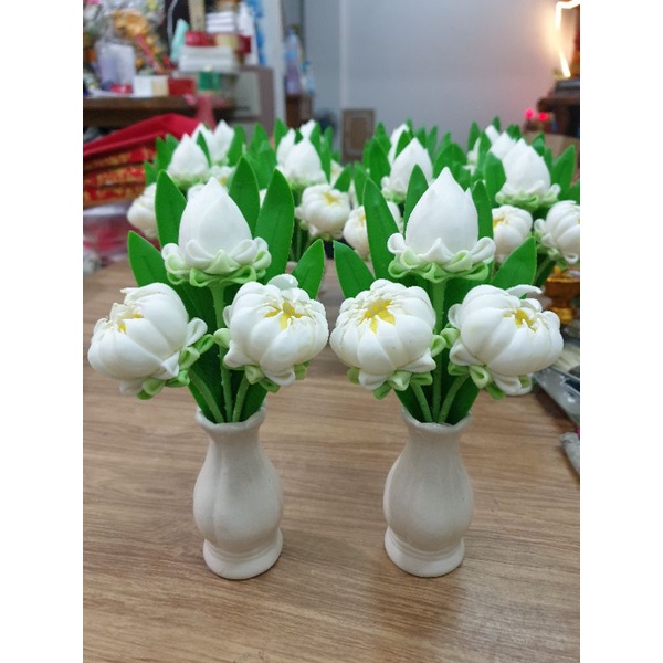 **แจกันดอกบัว แจกันเริ่มต้นที่แจกันละ 135 บาท**ดอกบัวดินปั้น ดอกบัวประดิษฐ์  สูง 8" บูชาพระ บูชาเทพ ดอกไม้ไหว้พระ