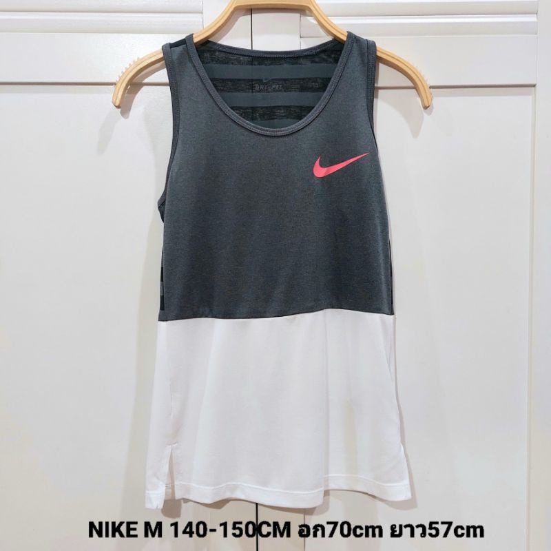 เสื้อเด็ก NIKE แท้100% สีเทาขาว ผ้าใส่เล่นกีฬาสบายมากๆค่ะไซส์ M 140-150cm