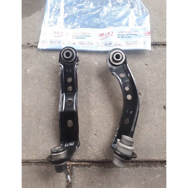 ปีกนกบนnissan tiida sylphy livina ราคาข้างละ ปี2008-2019