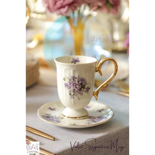 Violet Flamingo แก้ว Mug มือจับทอง 260ML แก้วกาแฟลายดอกไม้สีม่วง รุ่น Violet Signature **เฉพาะแก้ว ไม่รวมจานรอง**