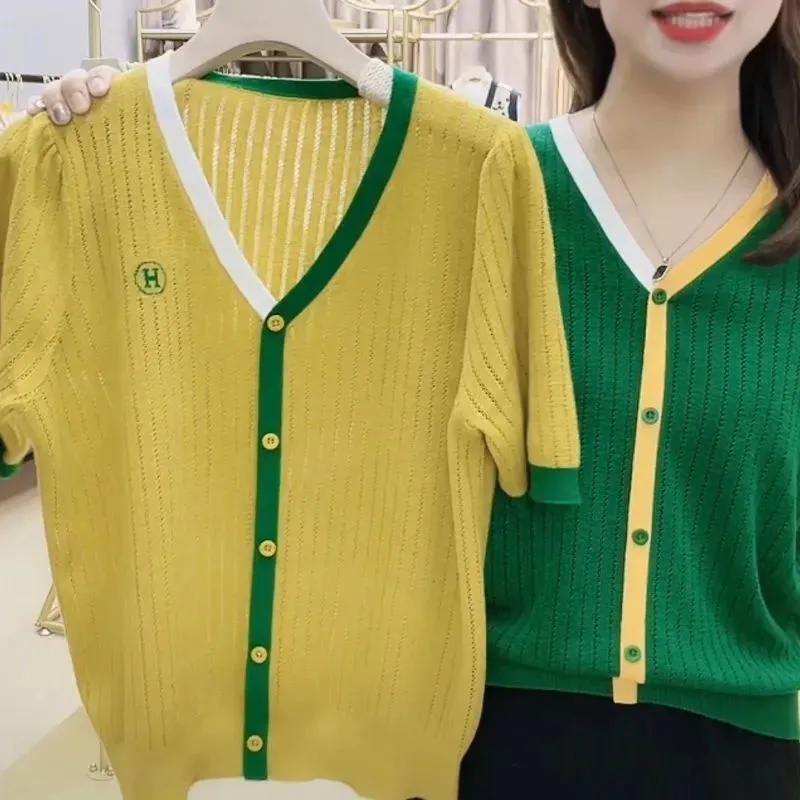 [40-90 กก.] จดหมายเย็บปักถักร้อยกลวงฤดูร้อนถักเสื้อยืดแขนสั้นคอวีสไตล์ตะวันตกผ้าไหมน้ําแข็งด้านบนทุกการแข่งขัน ผอมลง ดู