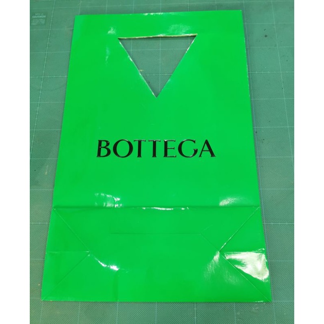 ถุงกระดาษ    BOTTEGA​ VENETA