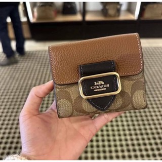 Coach Small Morgan Wallet In Colorblock Signature หายาก รบกวนสอบถามก่อนสั่งนะคะ