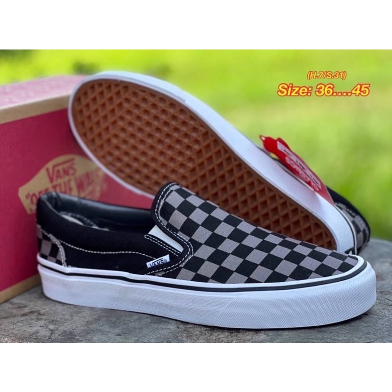 พร้อมส่งรองเท้า Slip on สีตารางเทาดำ(ยางยืดขาว) พร้อมกล่อง ใส่ได้ทั้ง ชาย-หญิง มีไซส์ 36-45