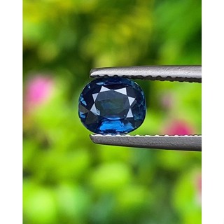 พลอย ไพลิน Blue Sapphire 1.02 กะรัต (Cts.) ดิบ (Unheated ) พลอยแท้ อัญมณีมงคลประจําวันเกิด เครื่องประดับพลอย