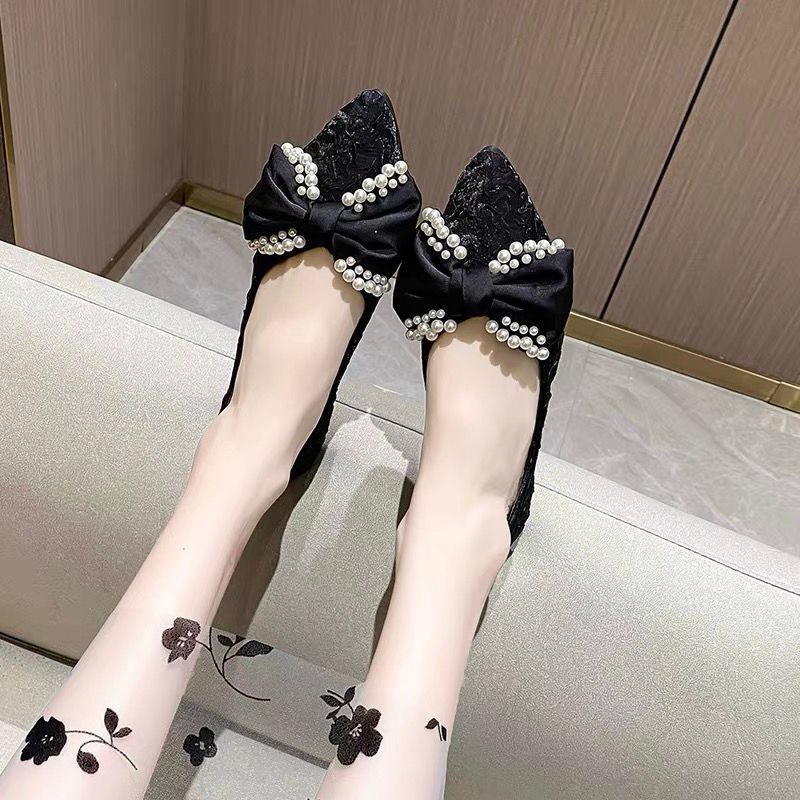 พร้อมส่ง  รองเท้าแตะส้นแบนสีเบจหวาน, รองเท้าไม่มีส้น, หัวแหลม, ฝรั่งเศส, โบว์, นัวเนีย, มุก, สง่างาม, ไม่เป็นทางการ, นั ราคา ถูกที่สุด ดีลบีเคเค แกลเลอรีภาพที่ 2