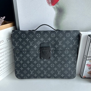 กระเป๋าสะพายข้าง louis vuitton messenger bag งานออริสวยมสกๆพร้อมส่งเเล้ว ราคาดีงาม ทีสุดใน3โลก