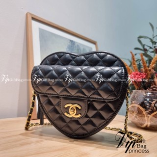 CHANEL Heart Bag Lambskin &amp; Gold-Tone Meta สวยมาก มงลงมาก!! กระเป๋าสะพายสุดคิ้วท์ ที่ดีไซน์รูปทรงหัวใจไม่ซ้ำใคร