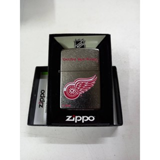 ZIPPO 49369  NHL DETROIT RED WING STREET CHROME COLOR IMAGE ผลิตปี2020 สีเงินผิวโครเมี่ยมลายแบบสกรีน ลายเรดวิง