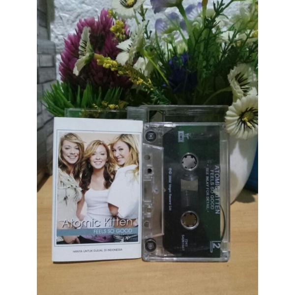 ATOMIC KITTEN CASSETTE - FEELS SO GOOD